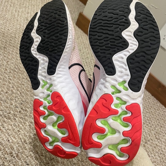 Womens Nike Renew Run “Light Pink Neon Green White Black” - Picture 3 of 3
